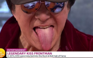 Gene Simmons dari KISS pernah operasi lidah